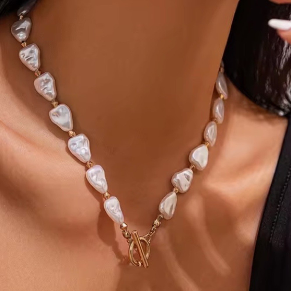 ⭐️ Pearl necklace - Picture 1 of 2